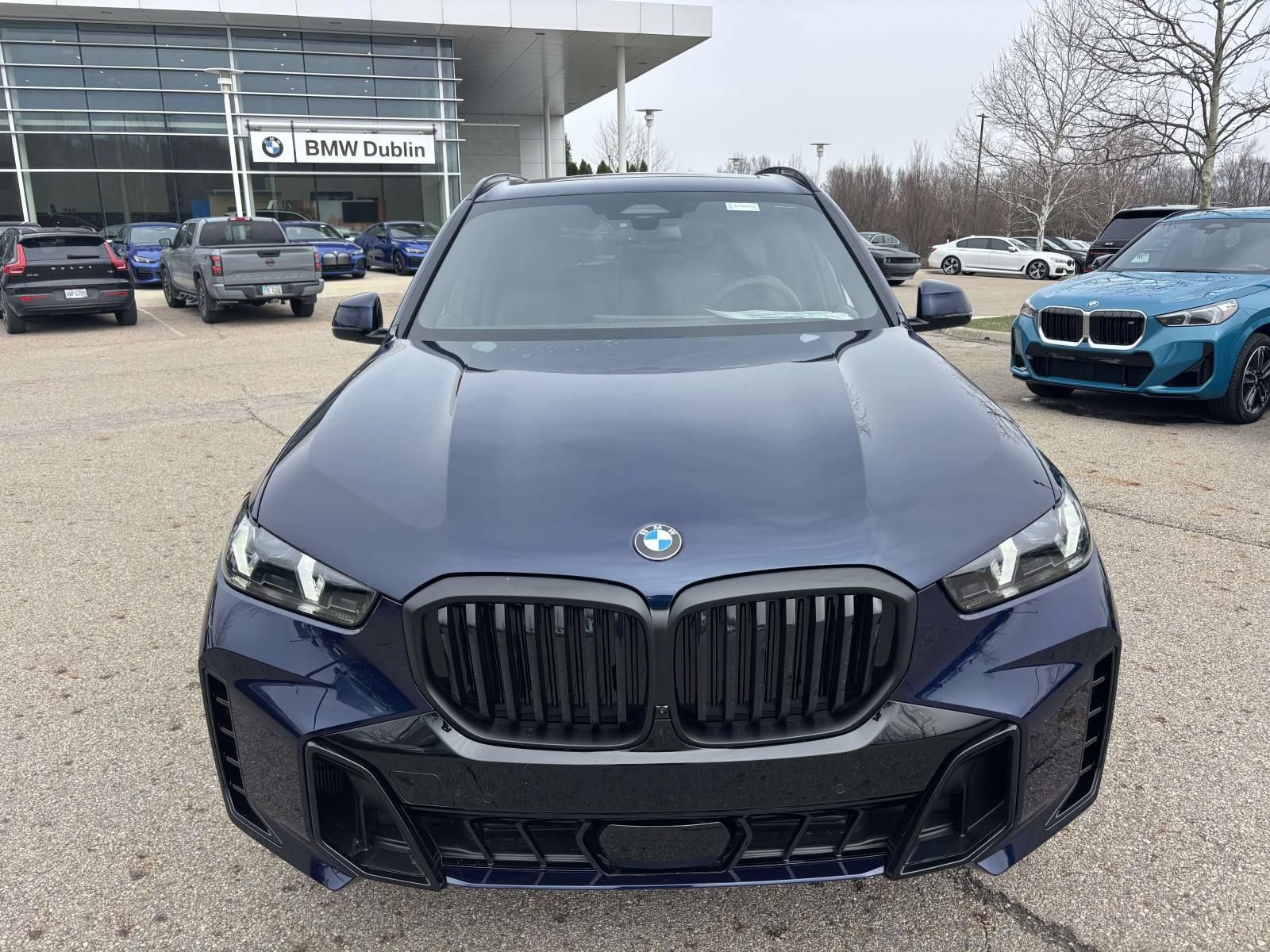 New 2026 BMW X5 xDrive40i w/ M Sport Package AWD/4WD image 2