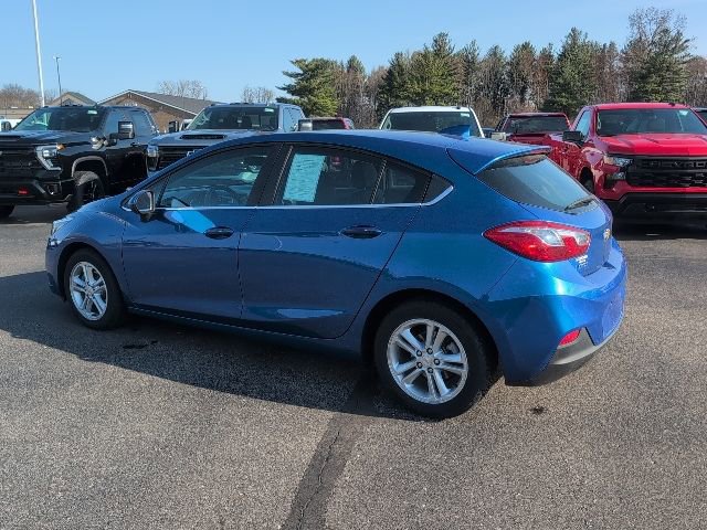 Used 2017 Chevrolet Cruze LT w/ Convenience Package FWD image 3
