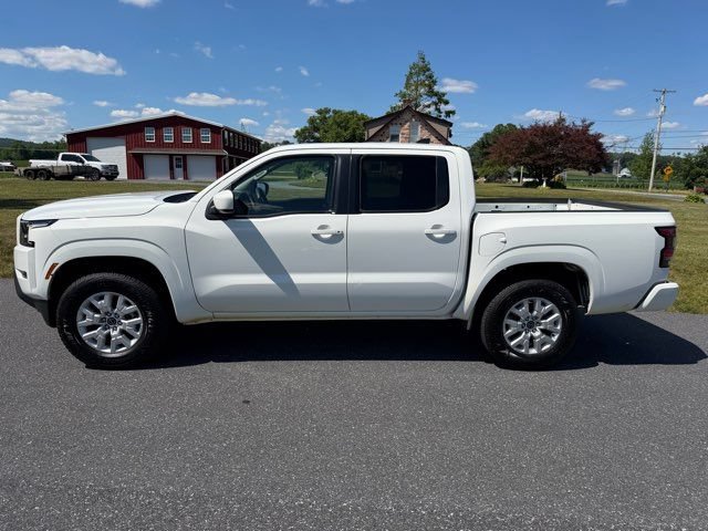 Used 2023 Nissan Frontier SV AWD/4WD image 2