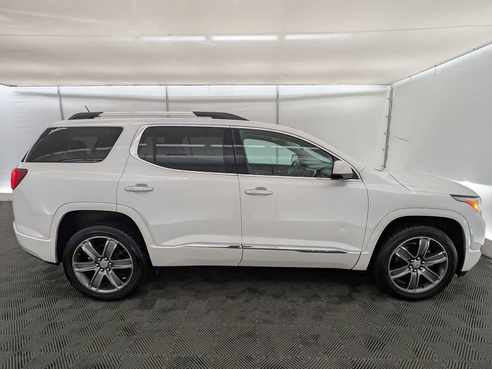 Used 2017 GMC Acadia Denali w/ Technology Package image 7