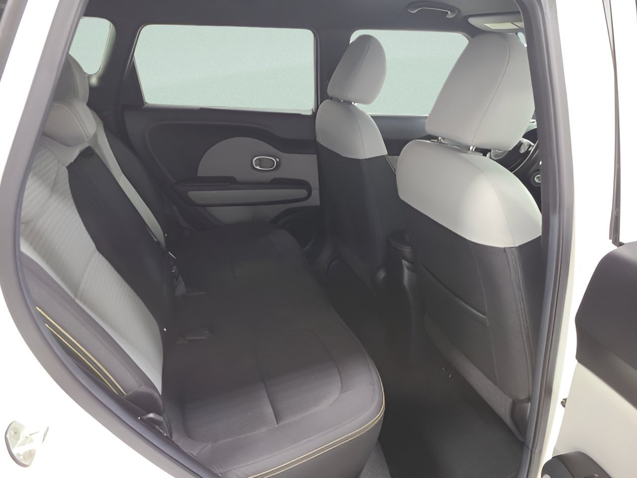 Used 2014 Kia Soul + FWD image 12
