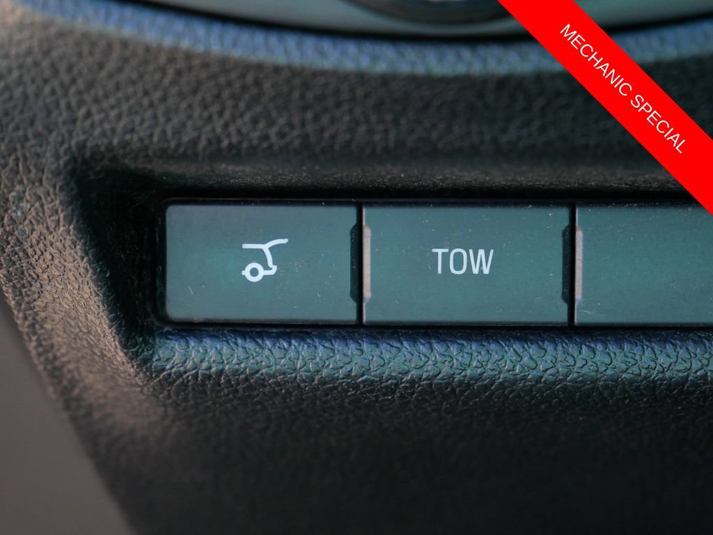 Used 2017 Ford Explorer XLT w/ Equipment Group 202A AWD/4WD image 17