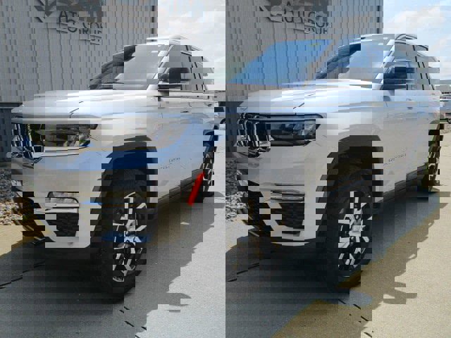 Used 2024 Jeep Grand Cherokee Limited image 1
