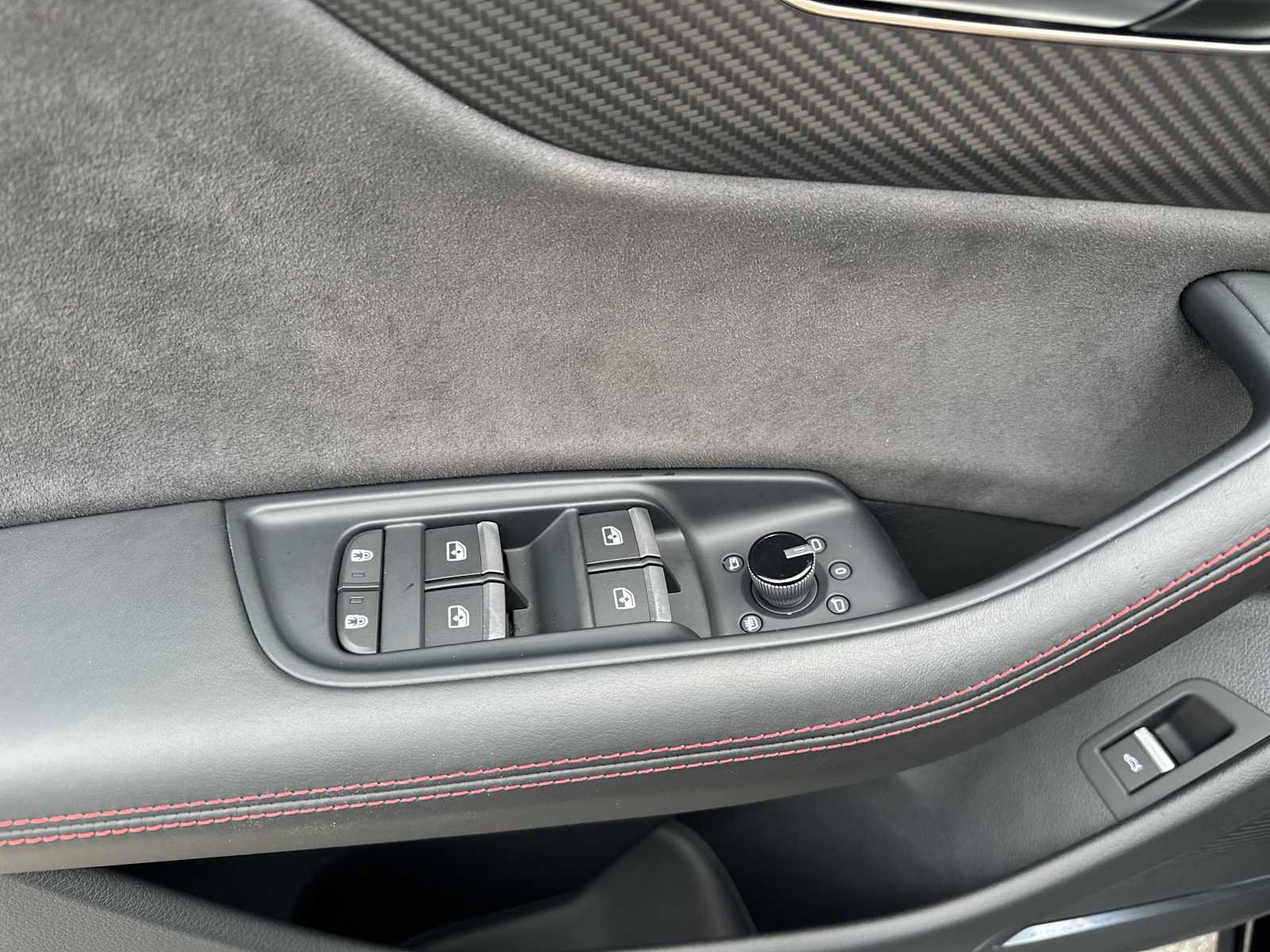 Used 2024 Audi RS Q8 image 23