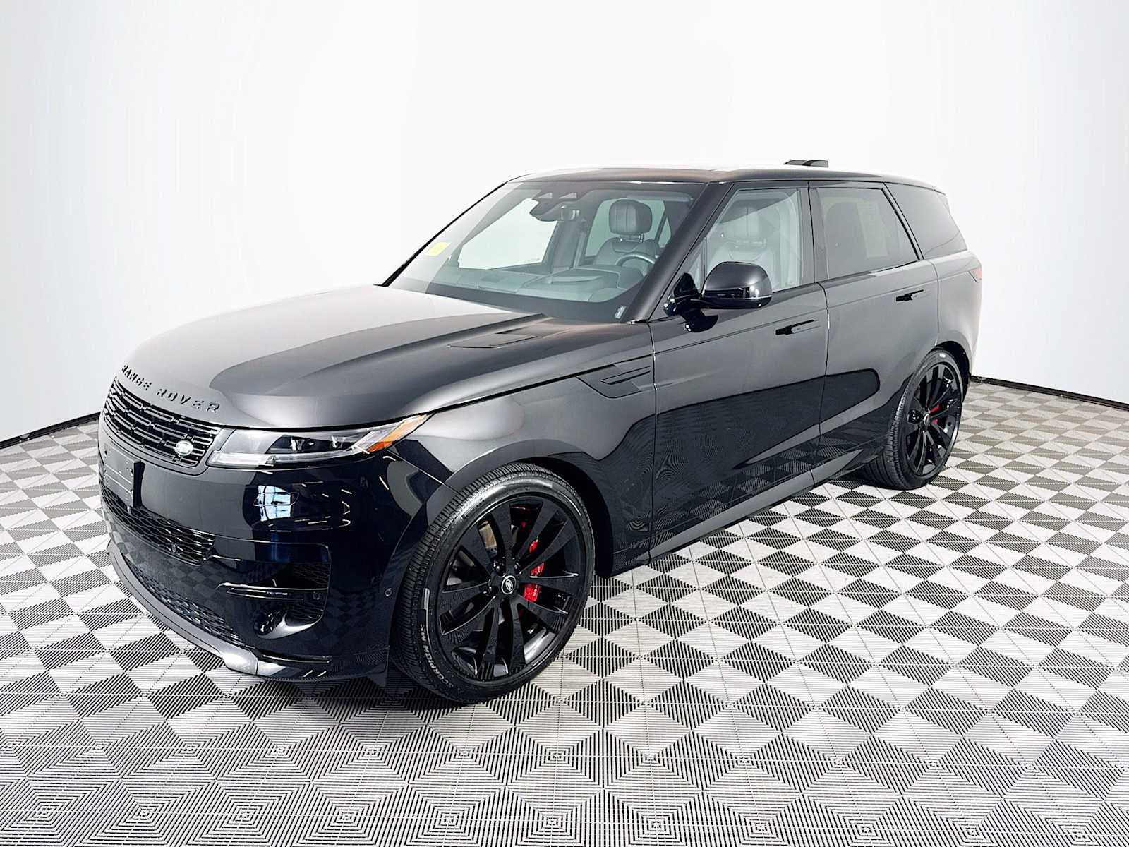 Used 2025 Land Rover Range Rover Sport Dynamic SE