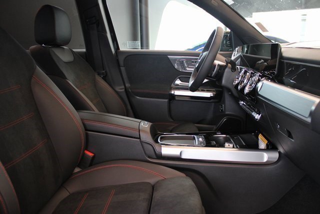 New 2024 Mercedes-Benz GLB 250 4MATIC image 5