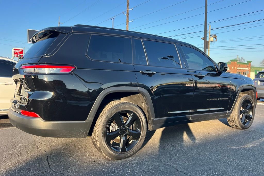 Used 2023 Jeep Grand Cherokee L Laredo image 8