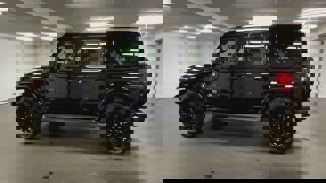 Used 2022 Jeep Wrangler Unlimited Sahara image 6