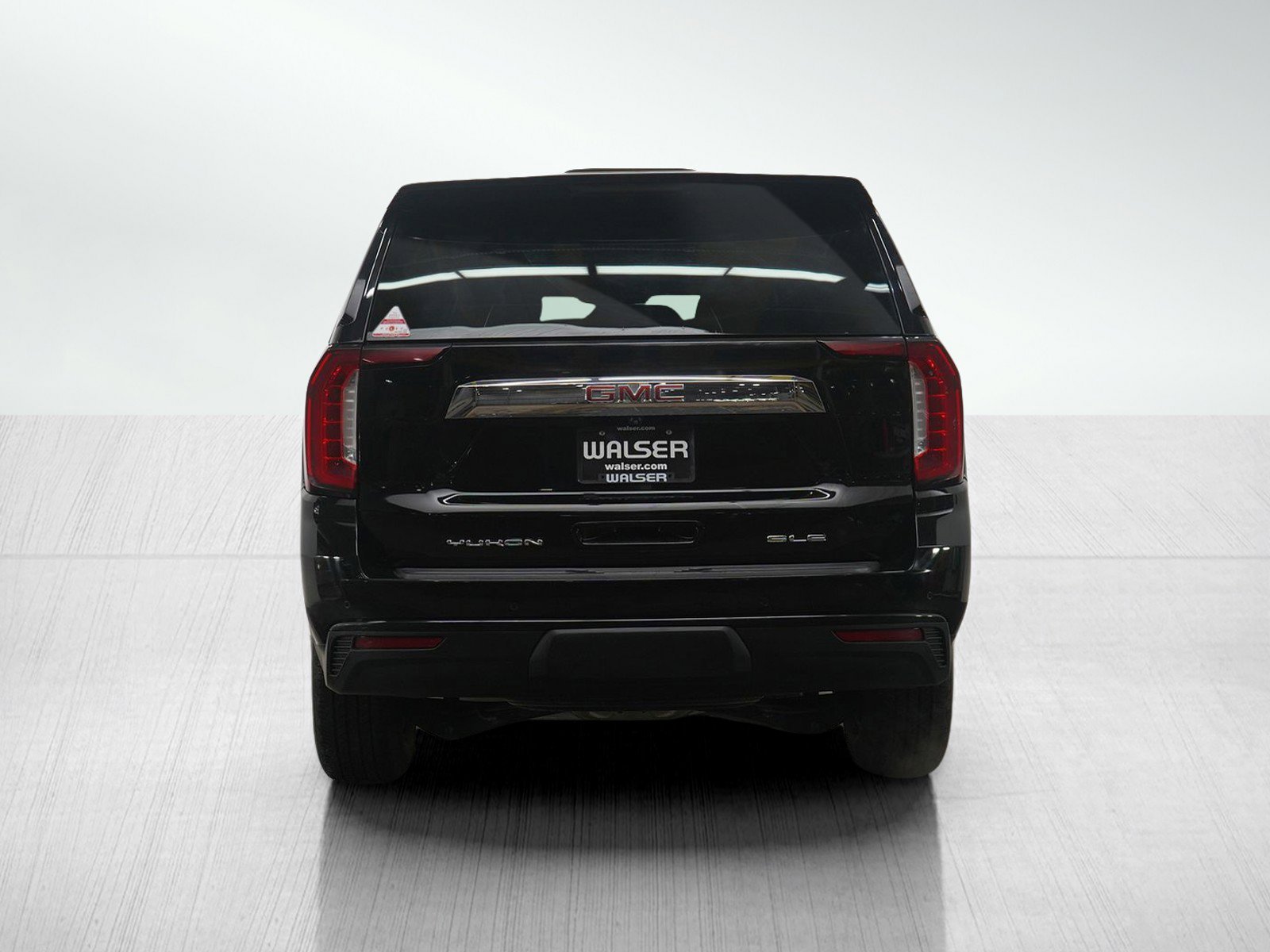 Used 2023 GMC Yukon XL SLE AWD/4WD image 4
