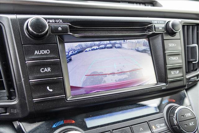 Used 2018 Toyota RAV4 LE image 18