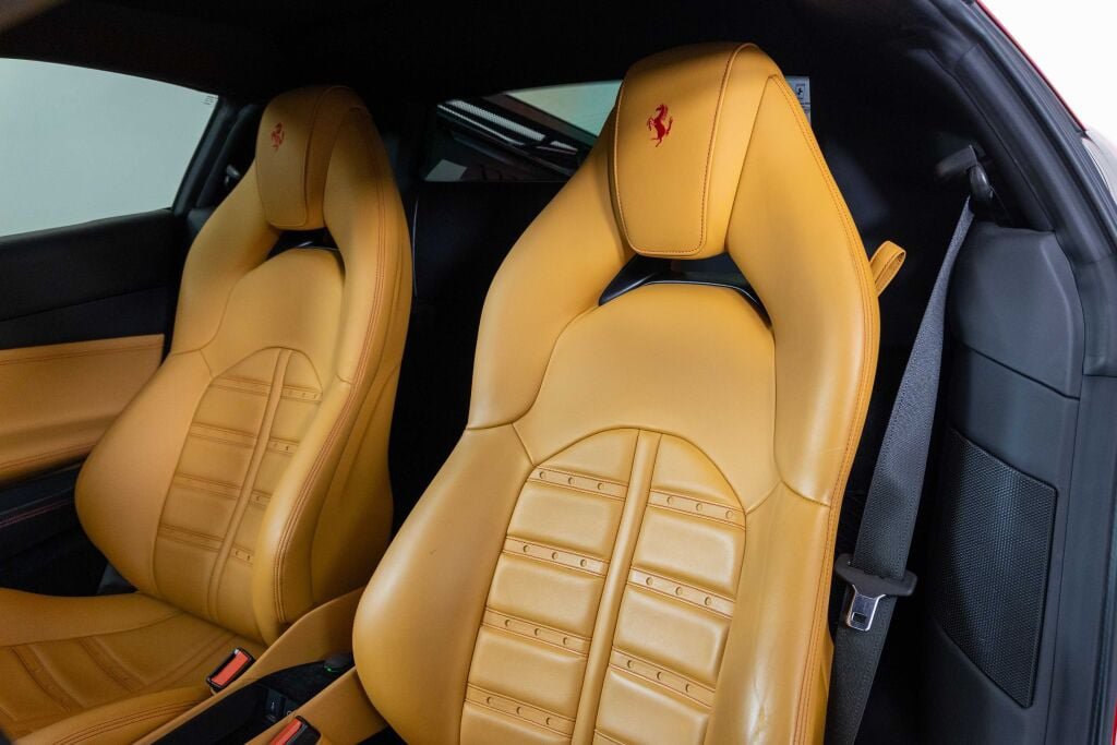 Used 2017 Ferrari 488 GTB RWD image 38