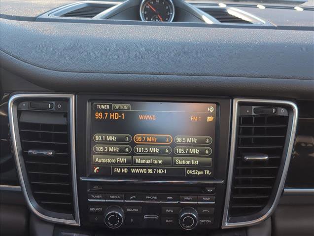 Used 2016 Porsche Panamera 4 Edition image 10