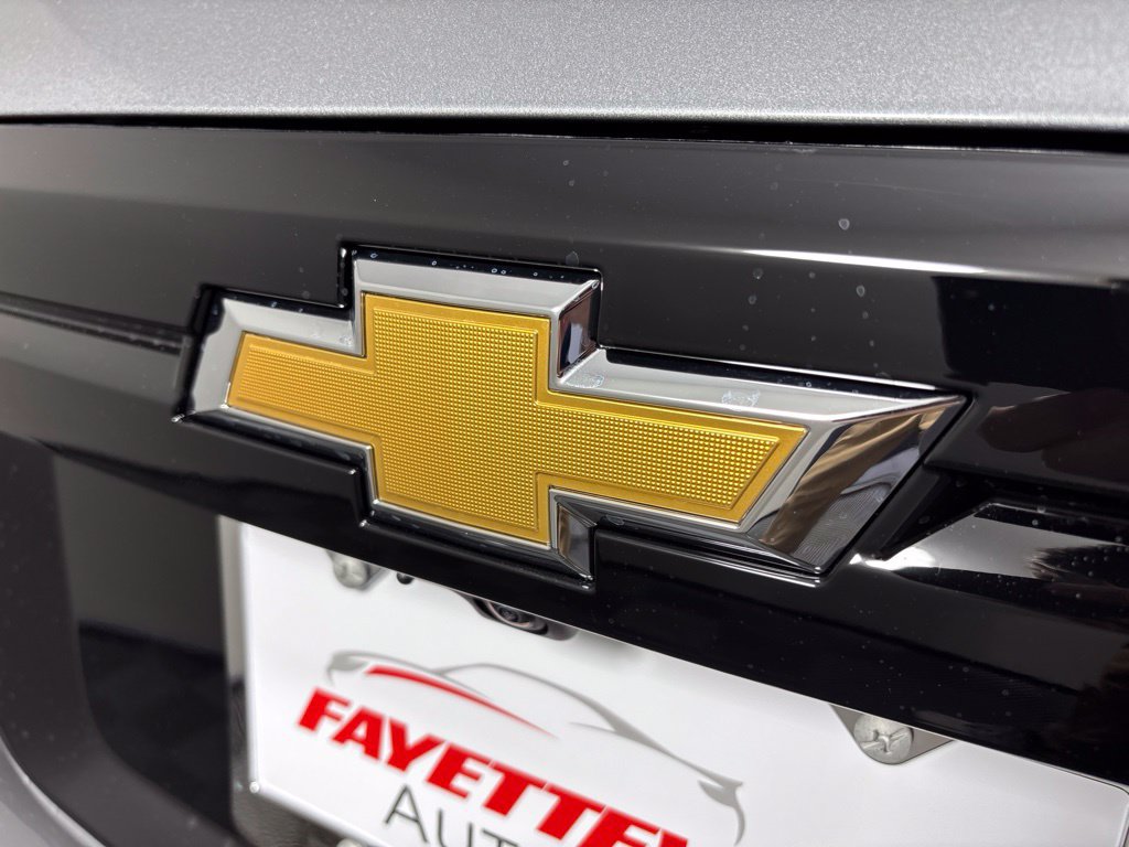 New 2027 Chevrolet Traverse LT w/ LPO, Floor Liner Package FWD image 23