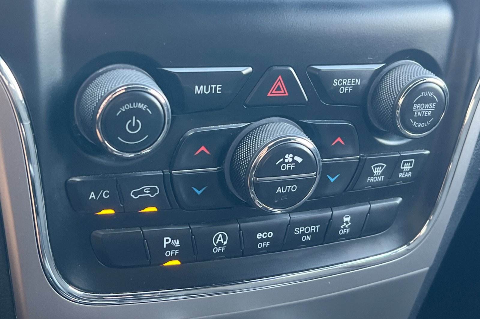 Used 2019 Jeep Grand Cherokee Laredo image 20