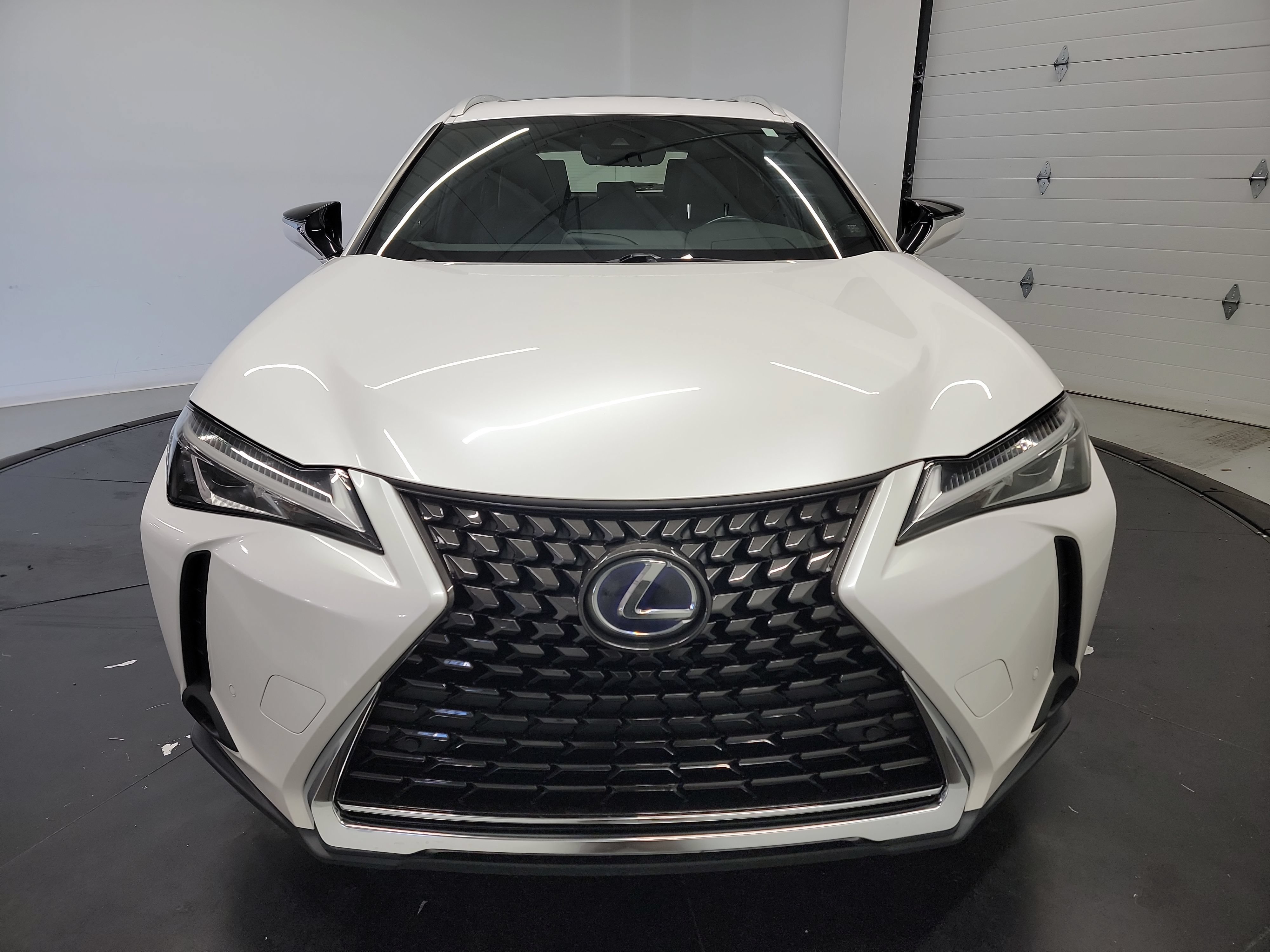 Used 2019 Lexus UX 250h AWD/4WD image 2