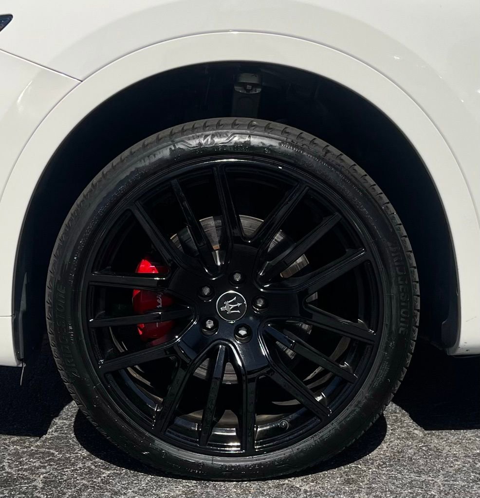 Used 2021 Maserati Levante image 6