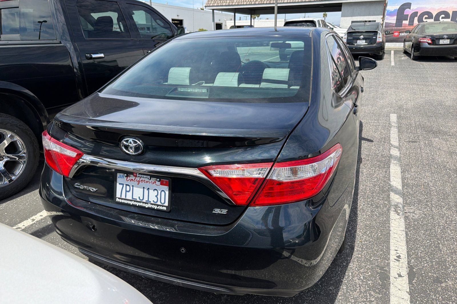 Used 2016 Toyota Camry SE FWD image 6