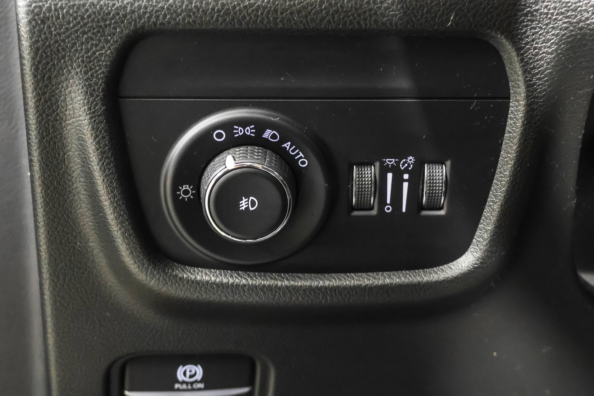 Used 2022 Jeep Grand Cherokee Overland w/ Luxury Tech Group IV image 27