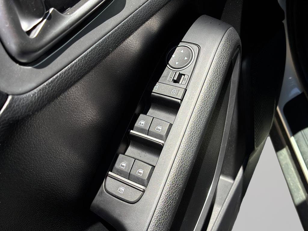 Used 2025 Kia Soul S FWD image 12