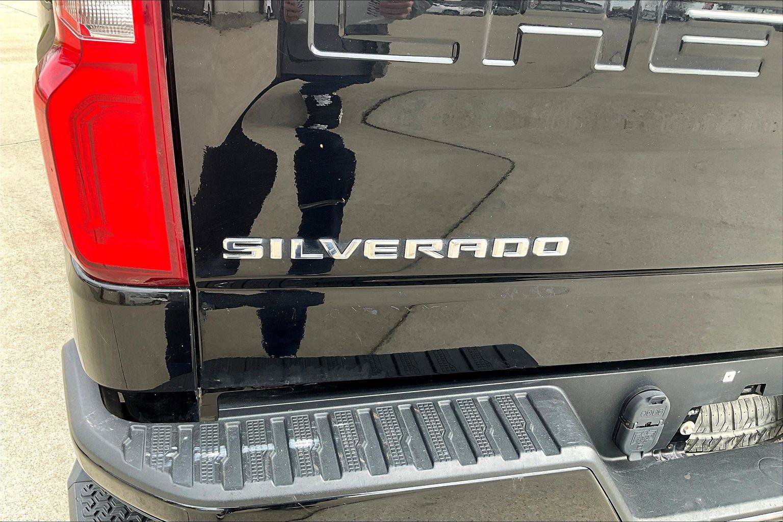 Used 2019 Chevrolet Silverado 1500 Custom w/ Trailering Package image 9