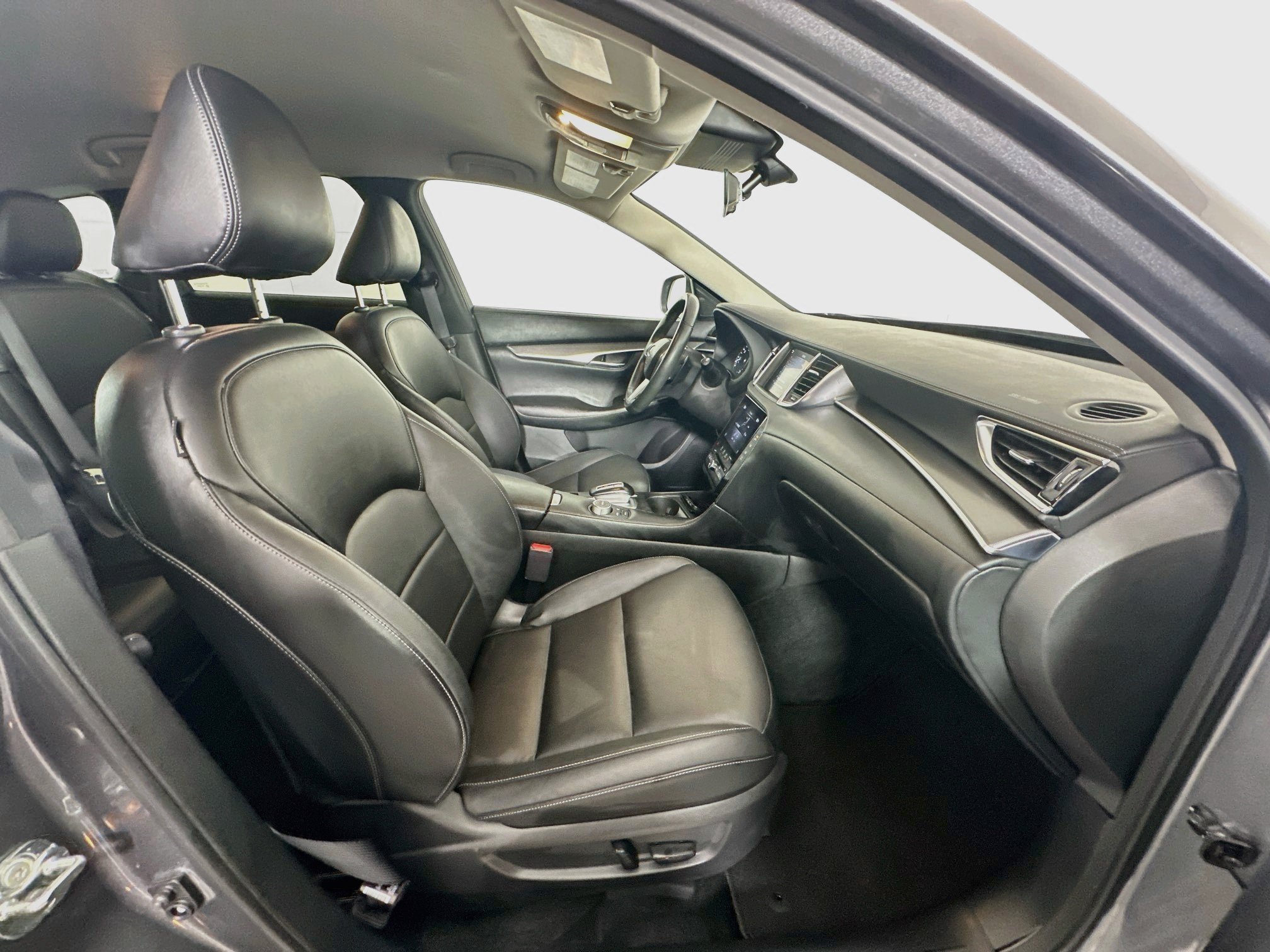 Used 2023 INFINITI QX50 Pure FWD image 32