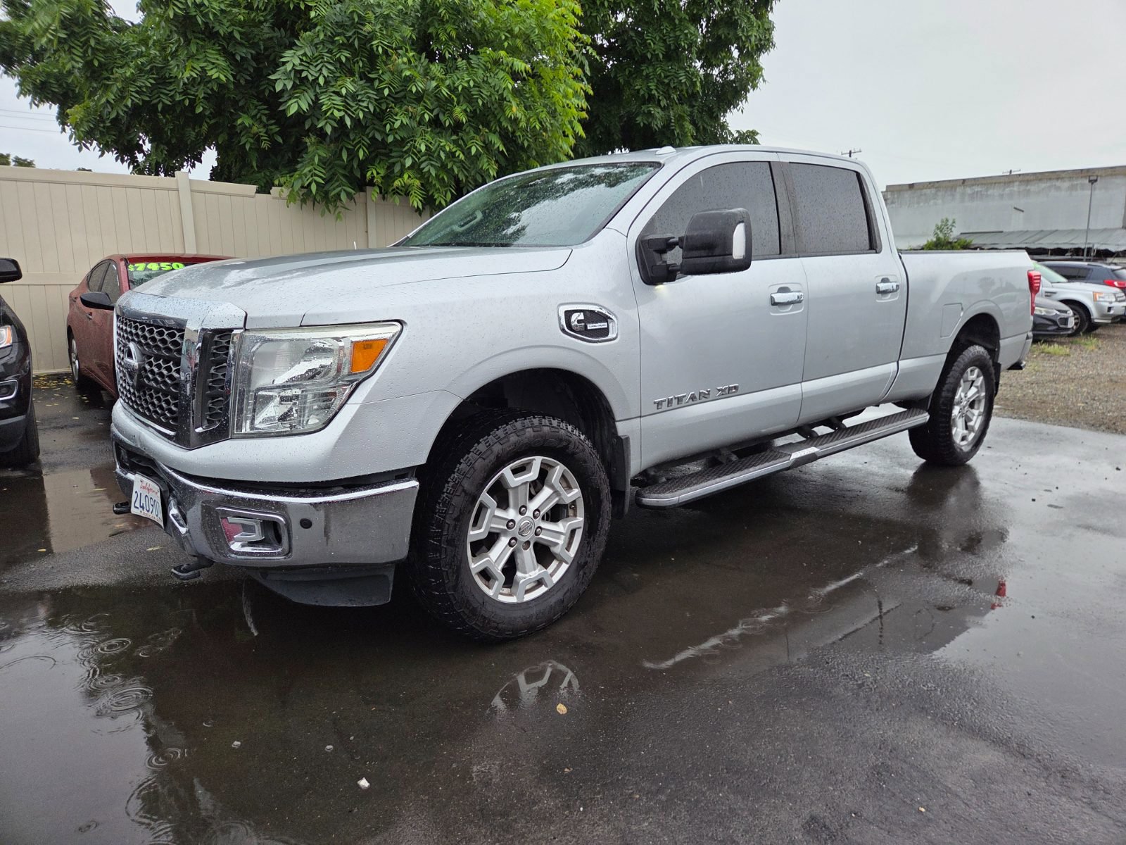 Used 2016 Nissan Titan SV RWD image 1