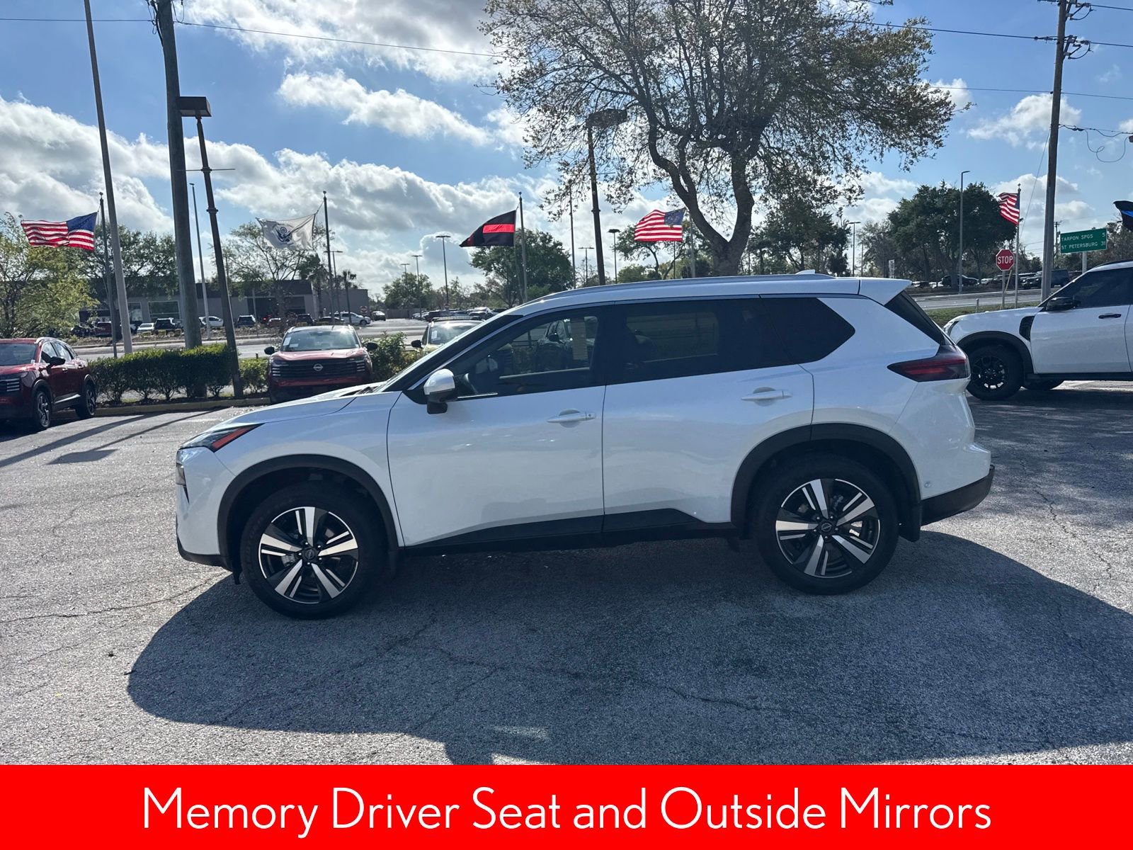 Certified 2025 Nissan Rogue SL w/ SL Premium Package image 9