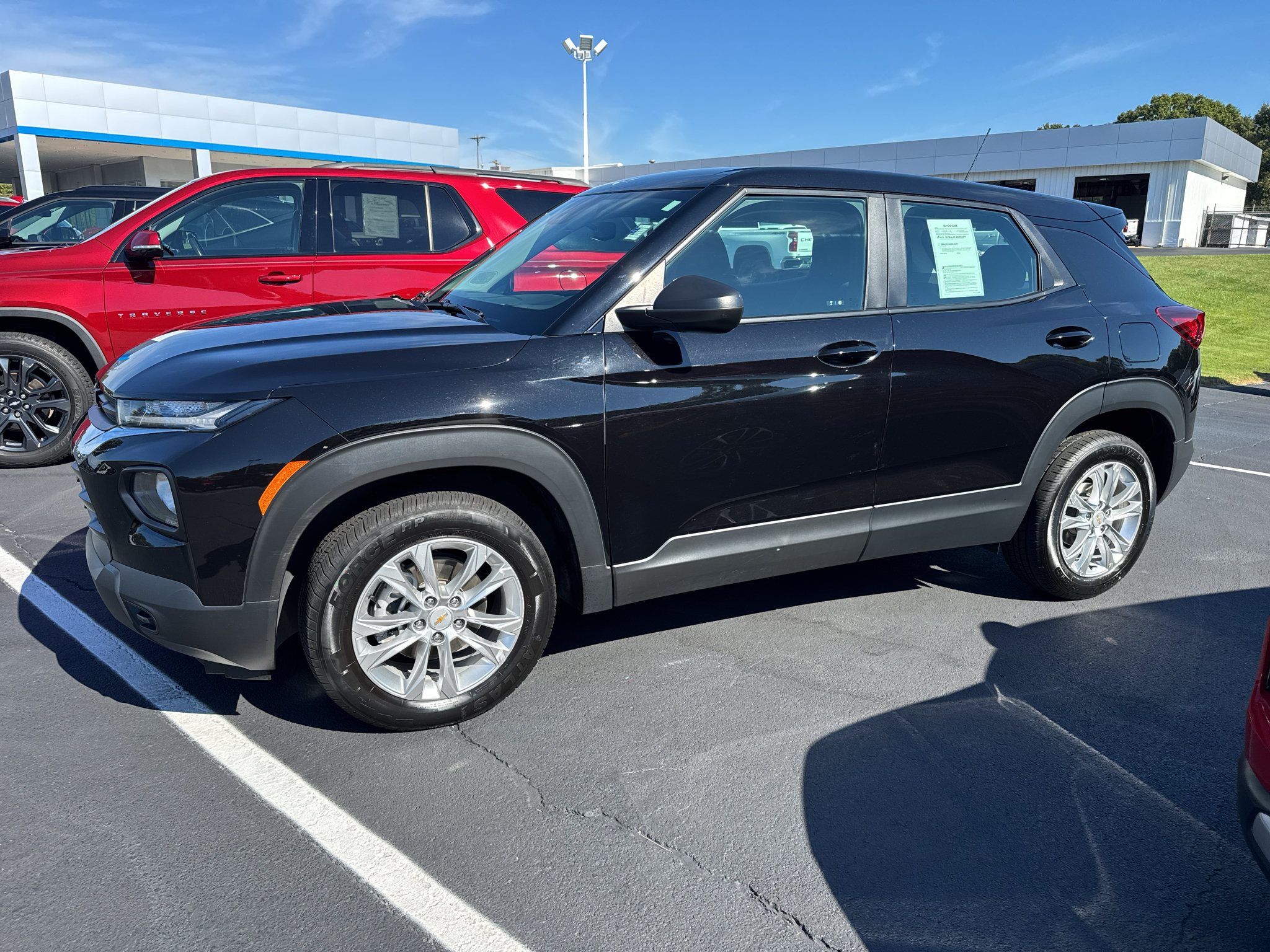 Used 2023 Chevrolet TrailBlazer LS AWD/4WD image 3