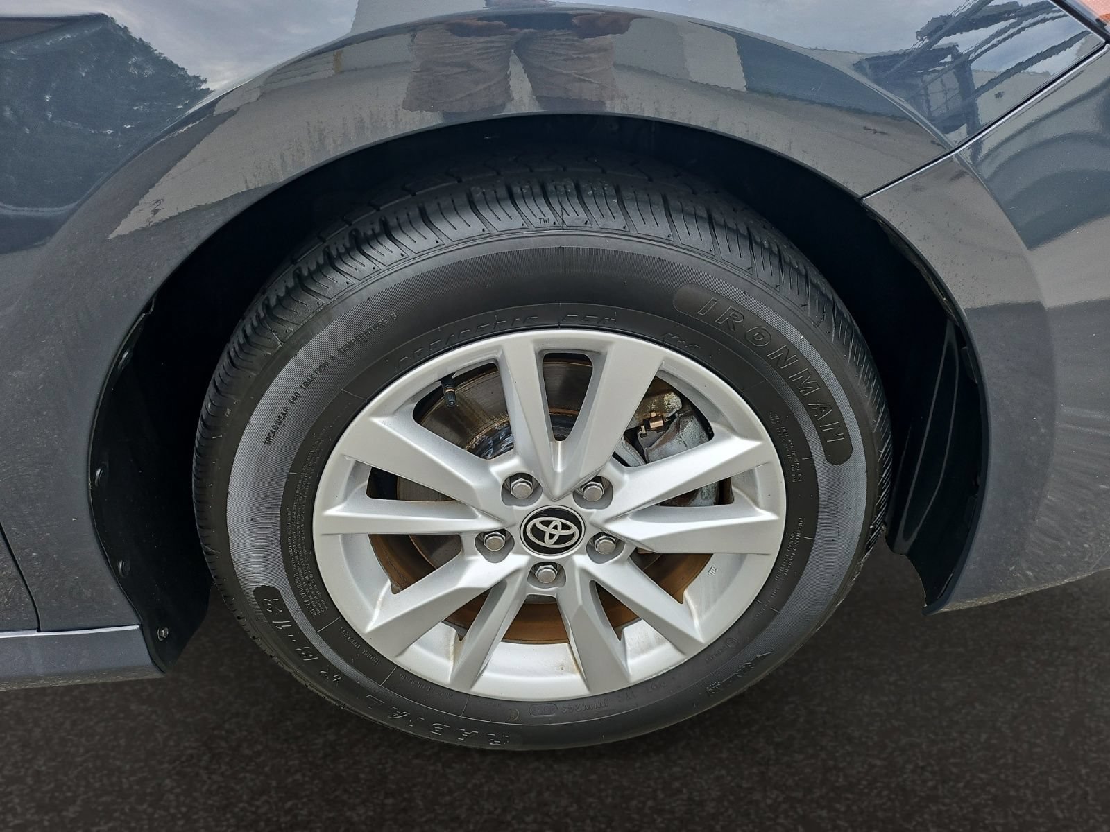 Used 2025 Toyota Camry LE FWD image 41