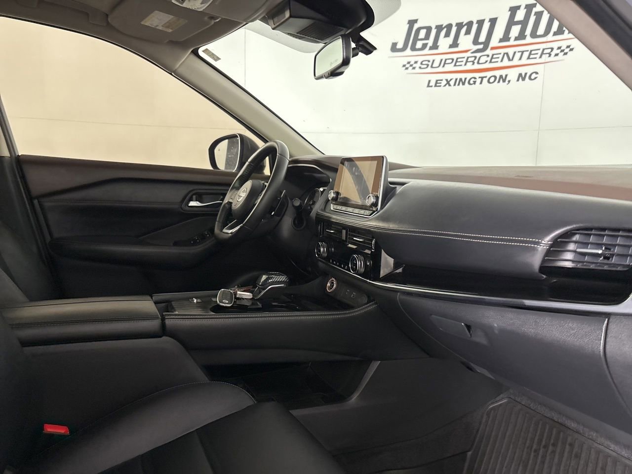 Used 2023 Nissan Rogue SL image 30