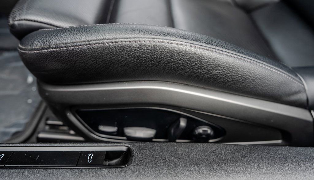 Used 2024 Porsche 911 Carrera image 17