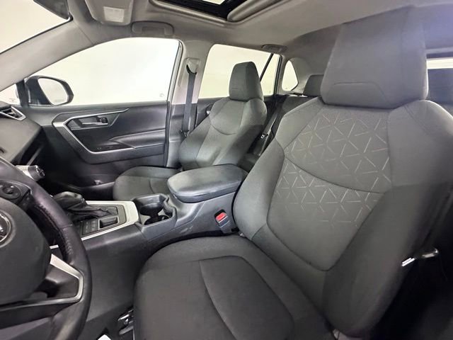 Used 2020 Toyota RAV4 XLE w/ Convenience Package AWD/4WD image 21