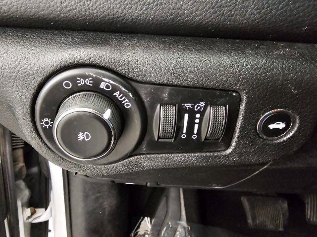 Used 2015 Chrysler 200 S w/ Comfort Group FWD image 13