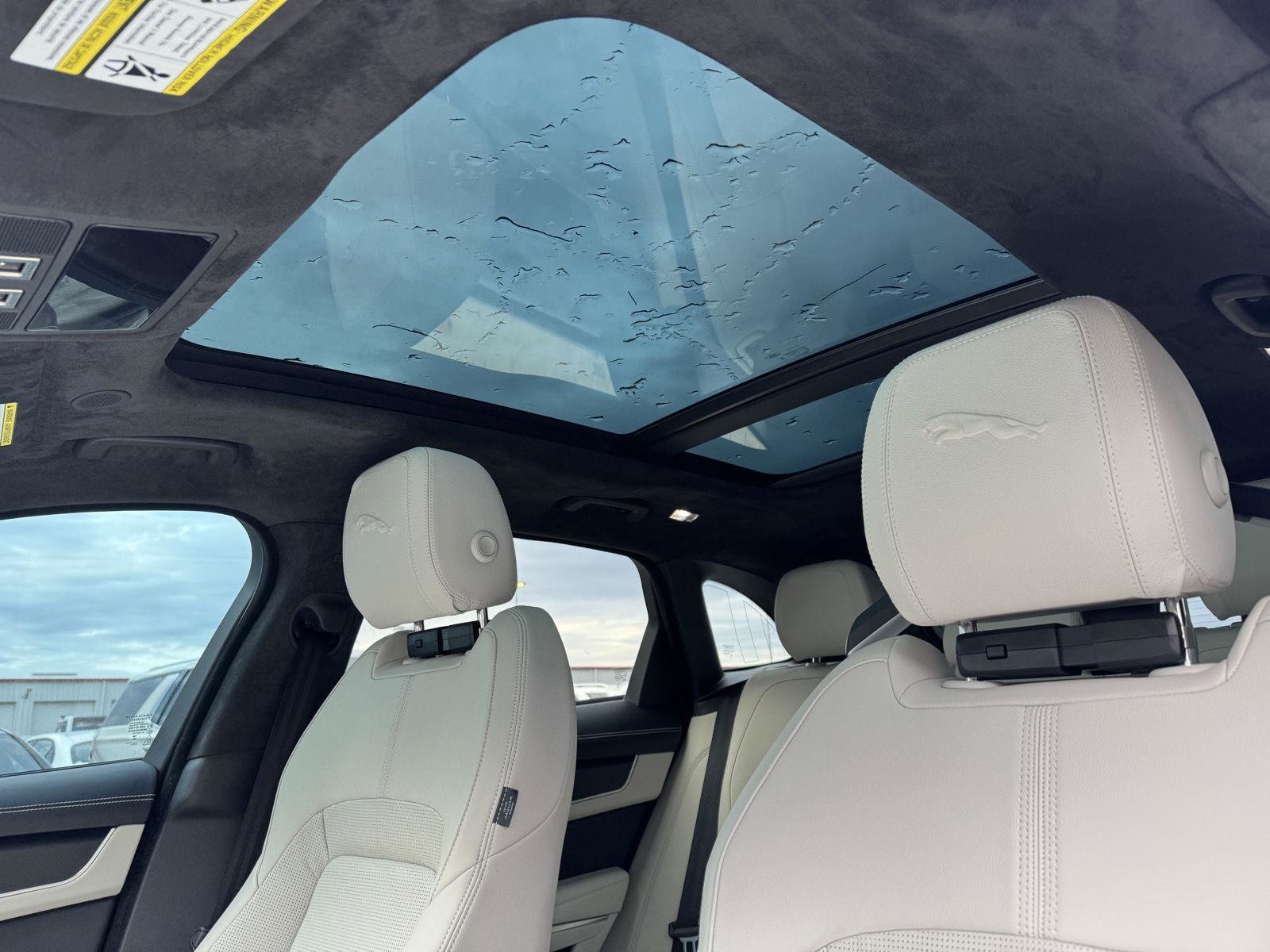 Used 2024 Jaguar F-PACE R-Dynamic S image 15