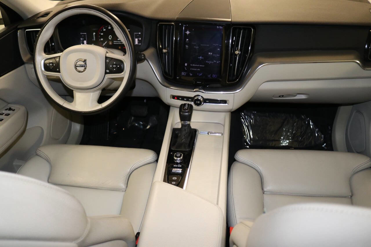 Used 2019 Volvo XC60 T5 Momentum w/ Premium Package AWD/4WD image 15