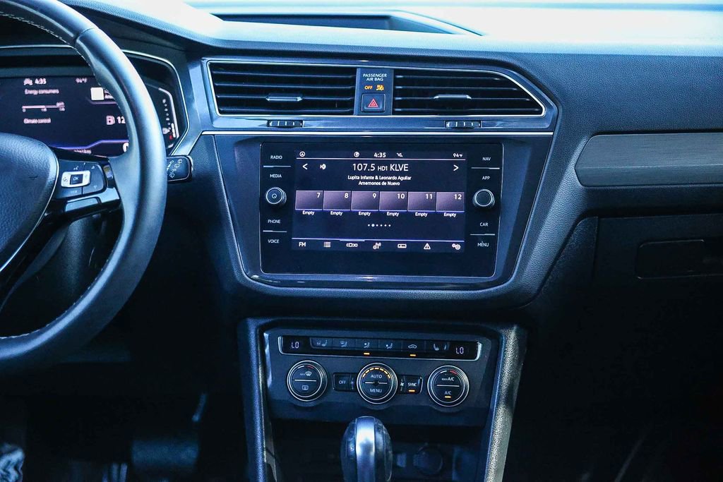 Used 2021 Volkswagen Tiguan SEL image 18