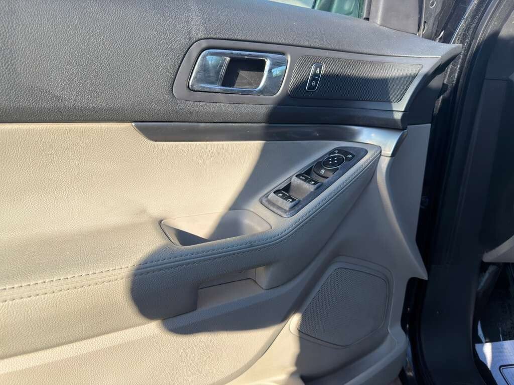 Used 2013 Ford Explorer FWD w/ Class III Trailer Tow Pkg image 8