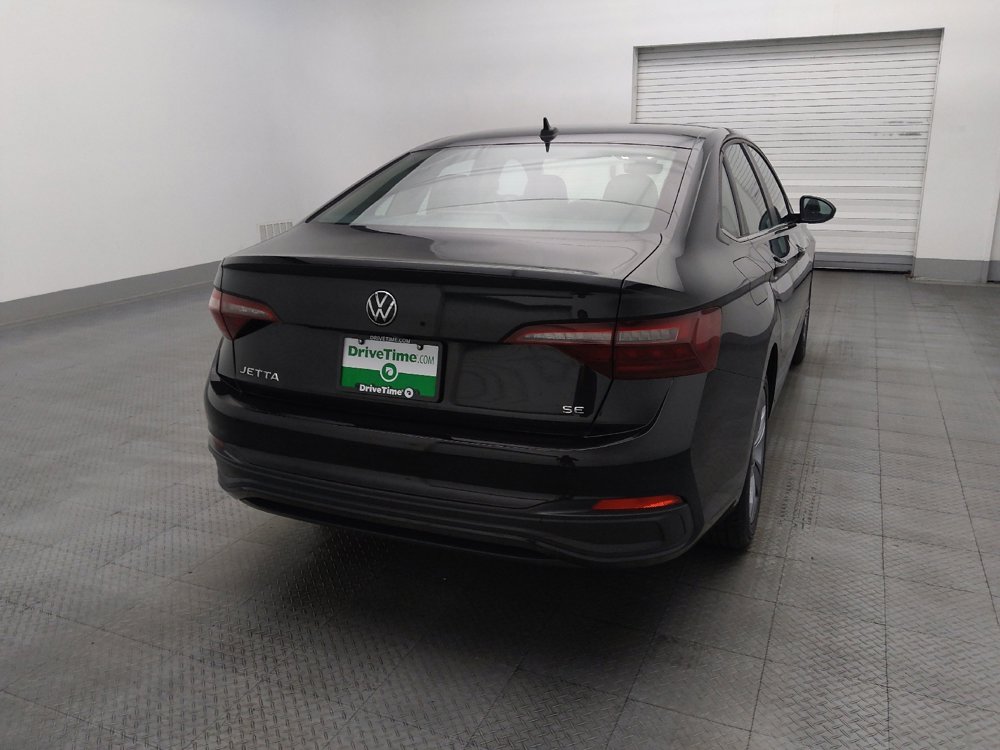Used 2024 Volkswagen Jetta SE FWD image 7