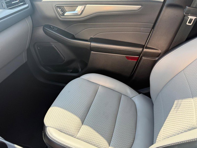 Used 2024 Ford Escape SE image 19
