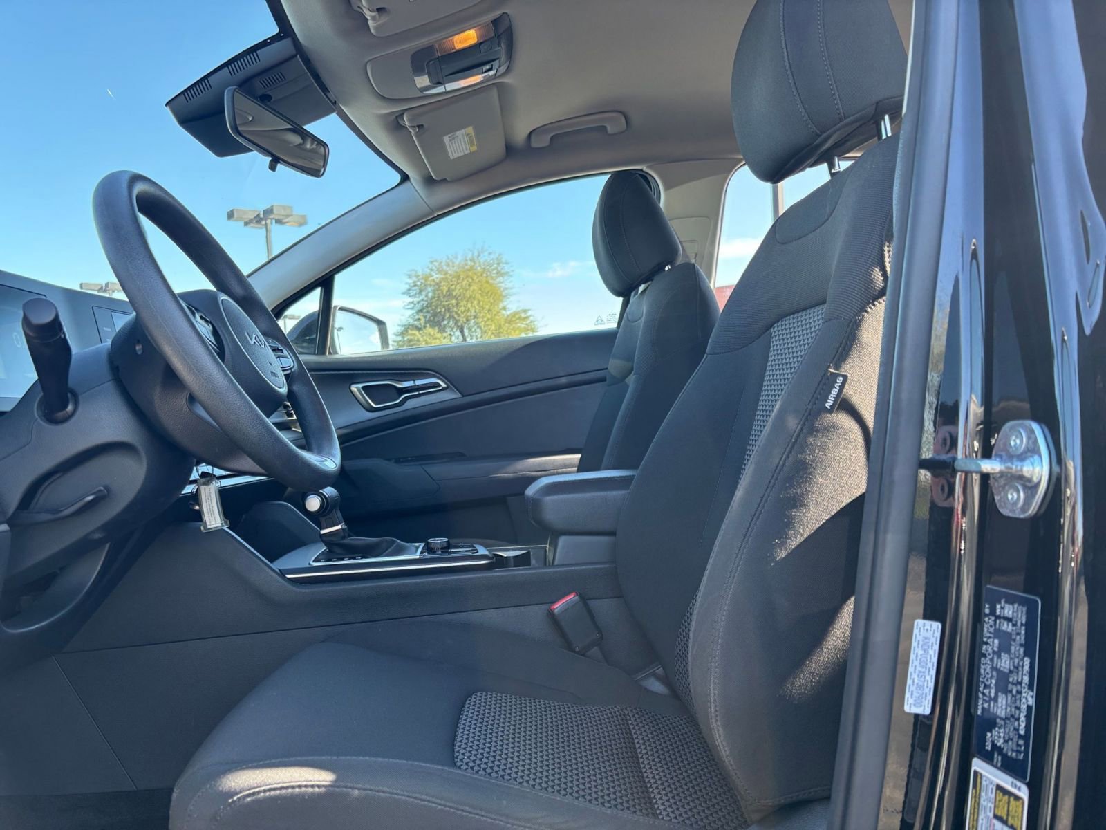Used 2025 Kia Sportage LX FWD image 25