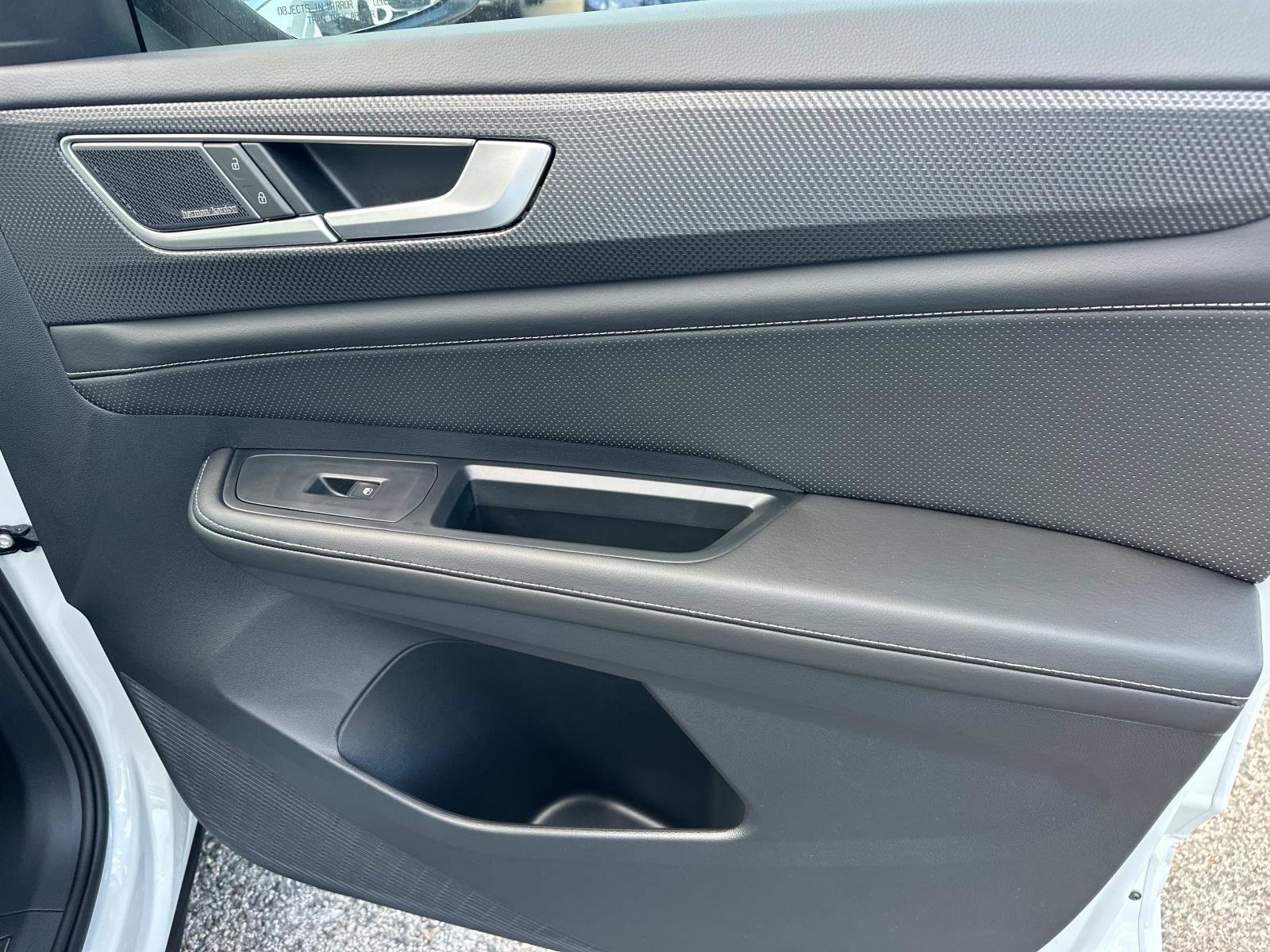 New 2026 Volkswagen Atlas Cross Sport SEL Premium R-Line image 3