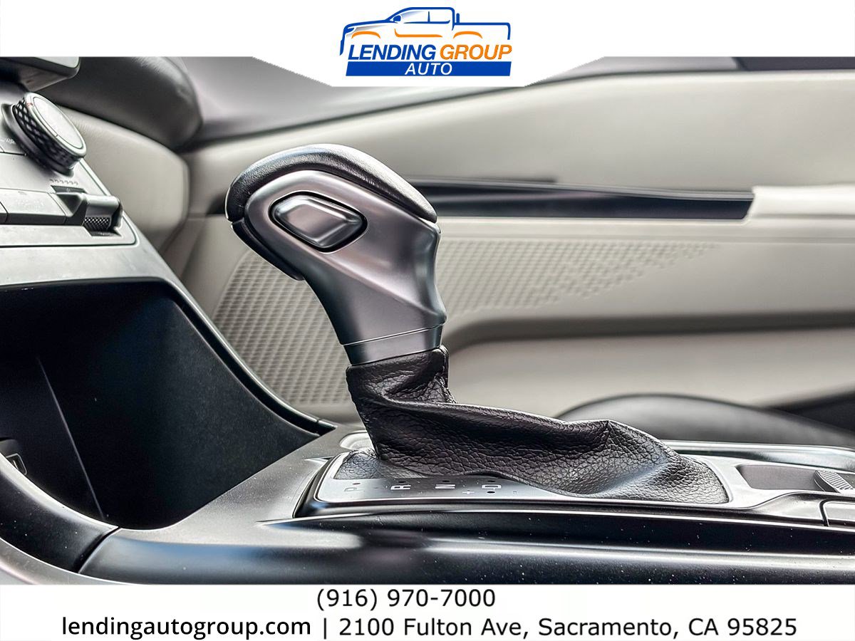 Used 2022 Kia Carnival LX FWD image 22