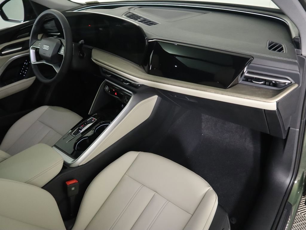 Used 2025 Audi Q5 Premium w/ Premium Plus AWD/4WD image 20