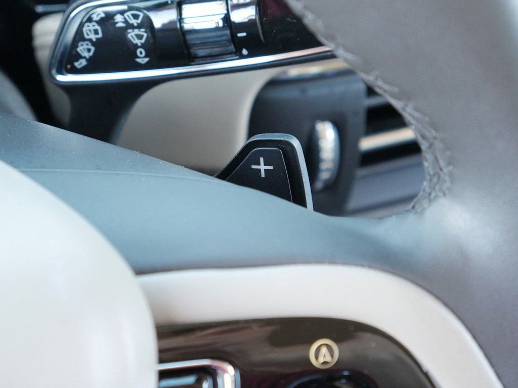 Used 2023 Lincoln Corsair AWD w/ Rear Removable Package Tray image 33