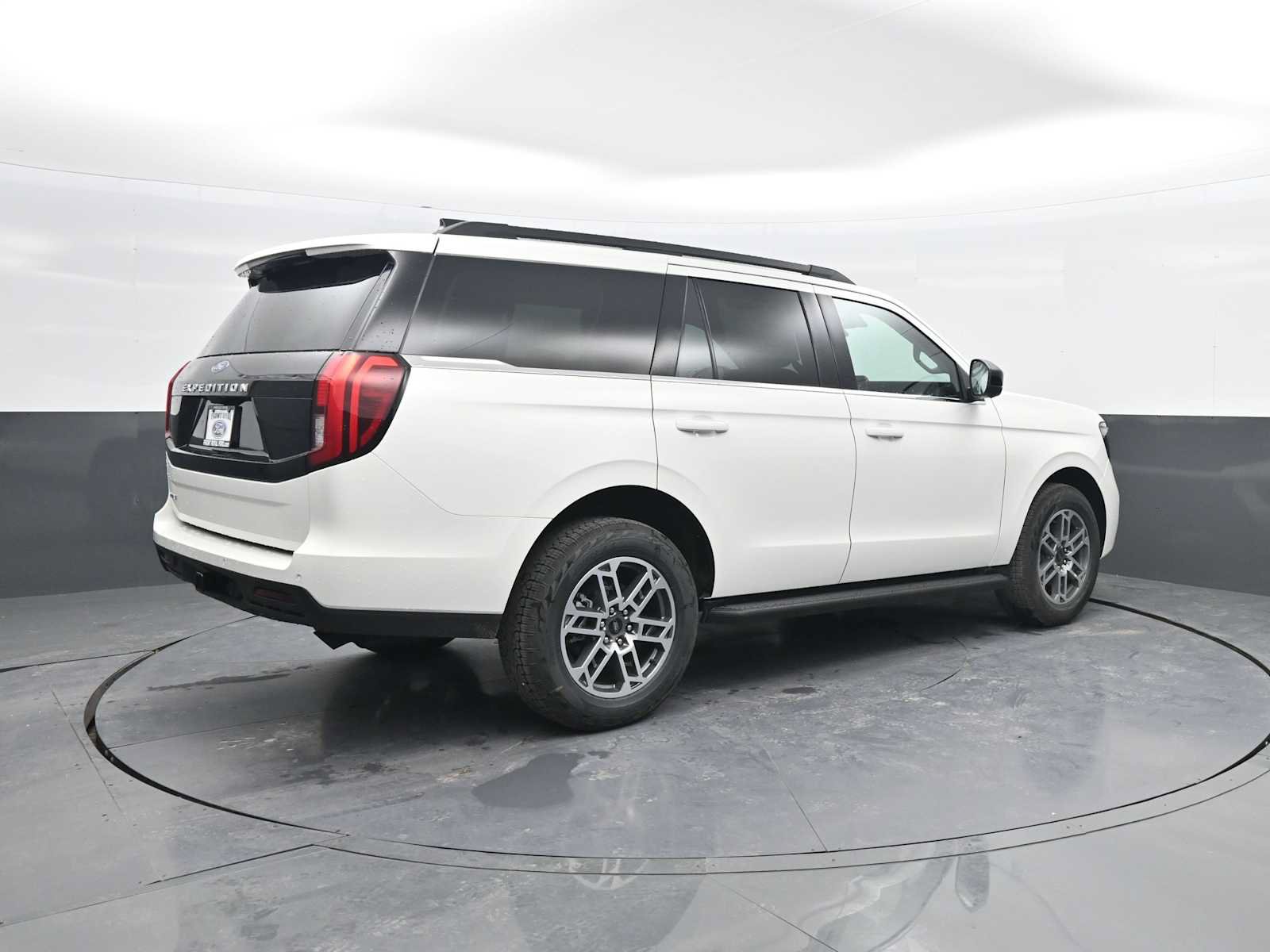 New 2026 Ford Expedition Active AWD/4WD image 8