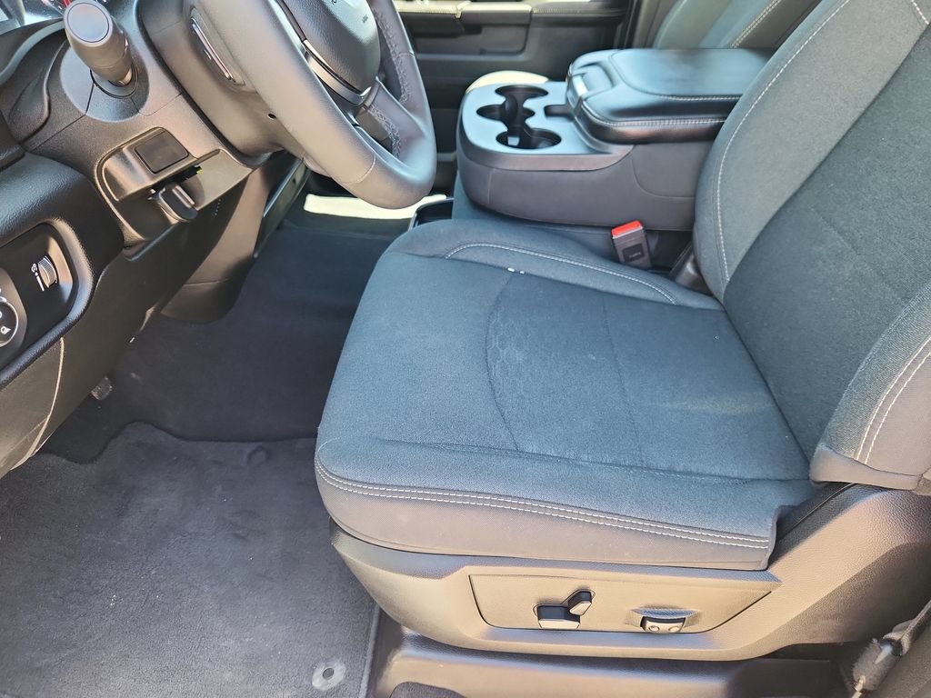Used 2025 RAM 2500 Big Horn AWD/4WD image 7