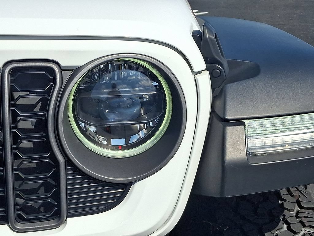 Used 2025 Jeep Wrangler Unlimited Rubicon AWD/4WD image 9