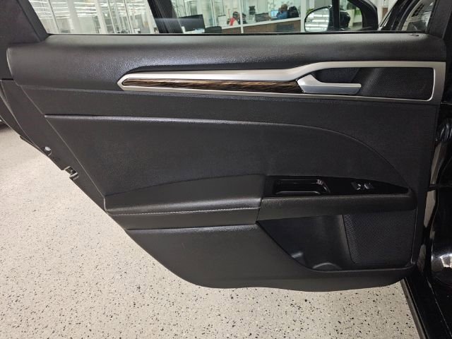 Used 2013 Ford Fusion SE image 29