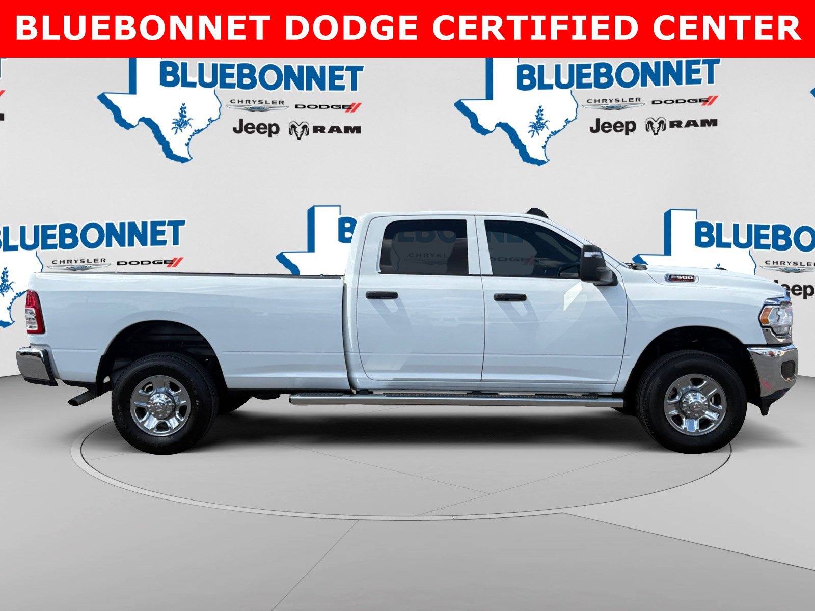 Used 2024 RAM 2500 Tradesman w/ Chrome Appearance Group AWD/4WD image 4