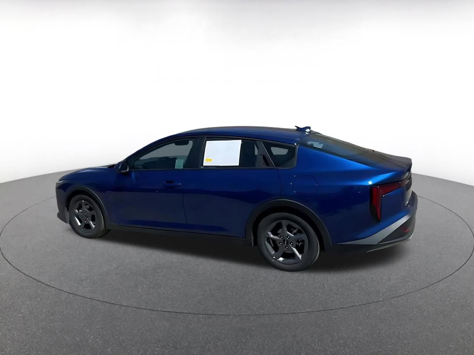 Used 2025 Kia K4 LXS image 10